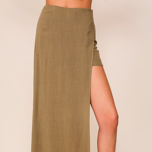 LUMIERE Olive Green High-Slit Maxi Skirt with Built-In Shorts, Chic Summer - Picture 1 of 5